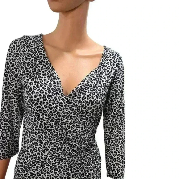 Chic Leopard Print Bodycon Dress - 3/4 Sleeve V-Neck Midi - Picture 5 of 9